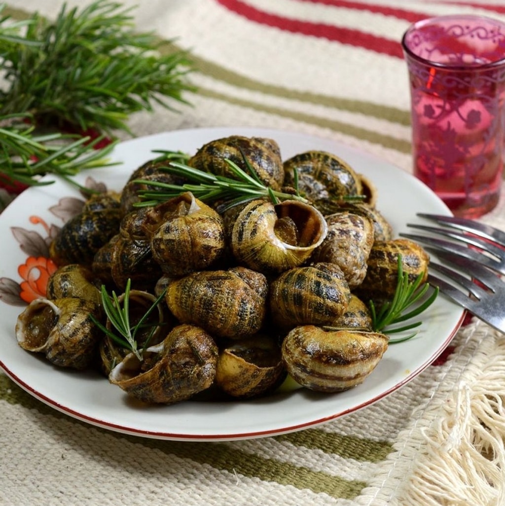 Fried Snails (Hohl(i) mpoumpourist(i)) Recipe – Traditional Cretan Delight